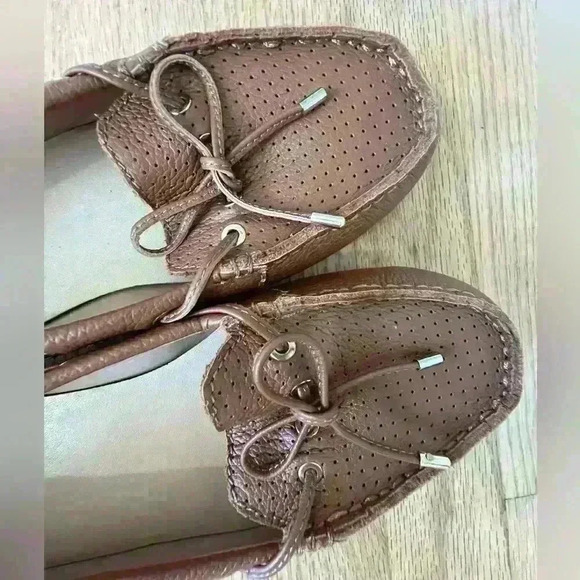 Talbots Women’s 8 Brown Leather Tassel Loafers - Picture 3 of 4